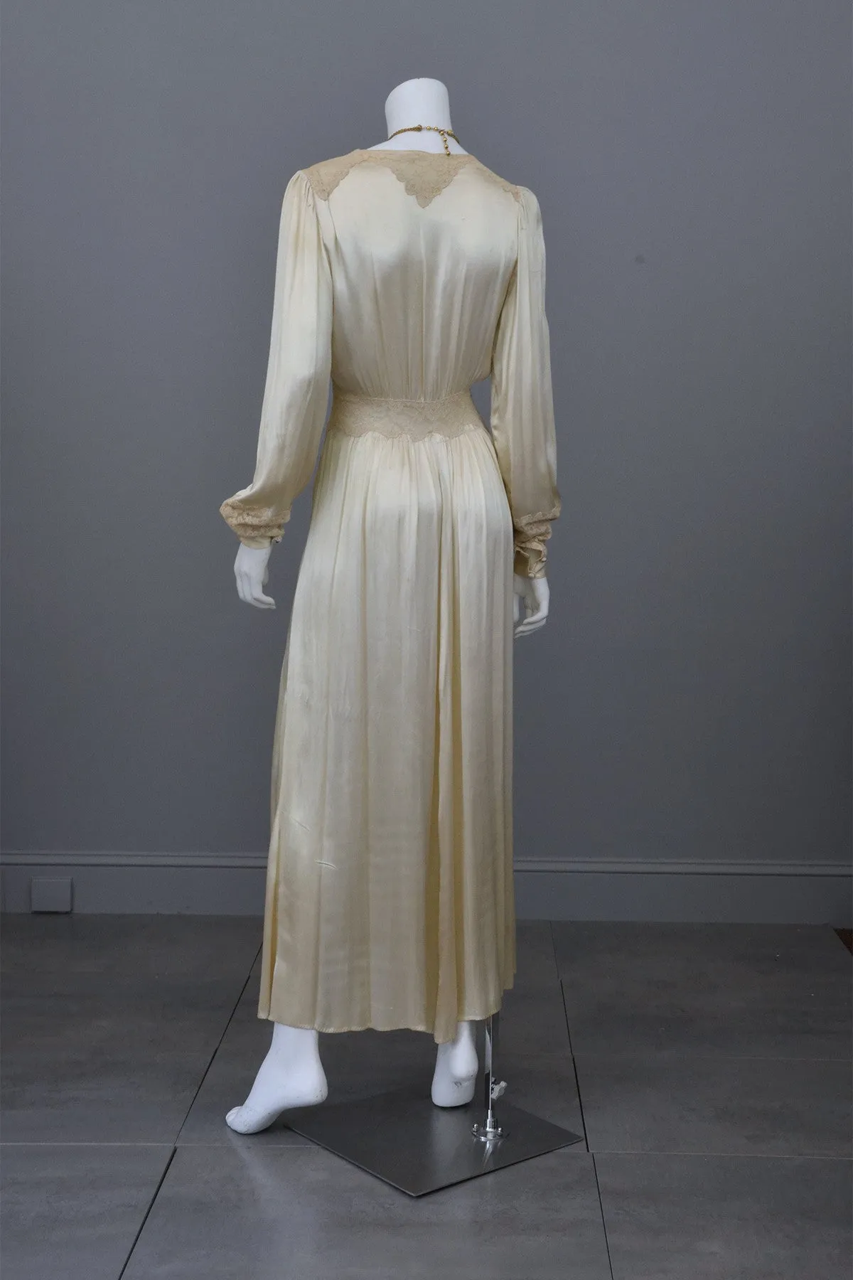 1930s vintage silk and lace robe deco negligee robe