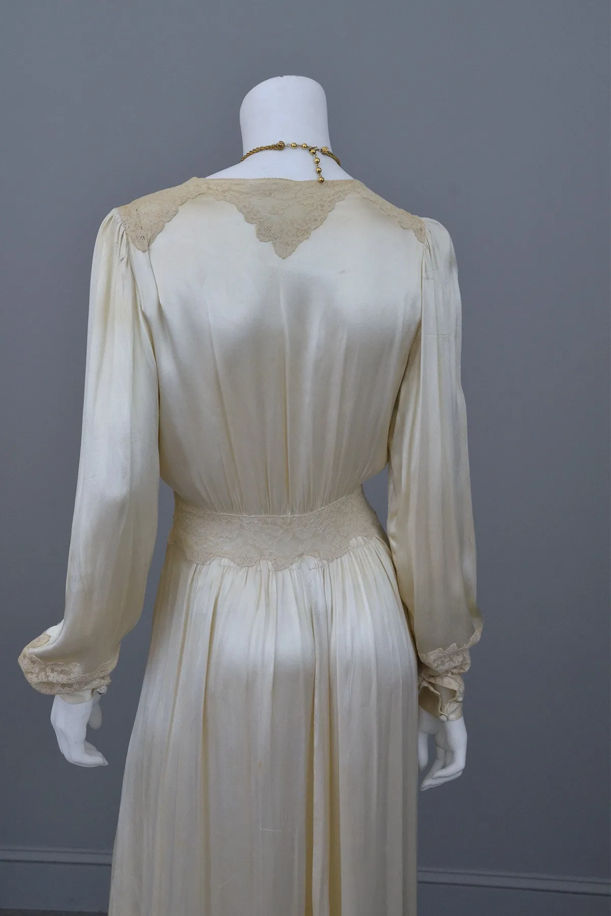 1930s vintage silk and lace robe deco negligee robe