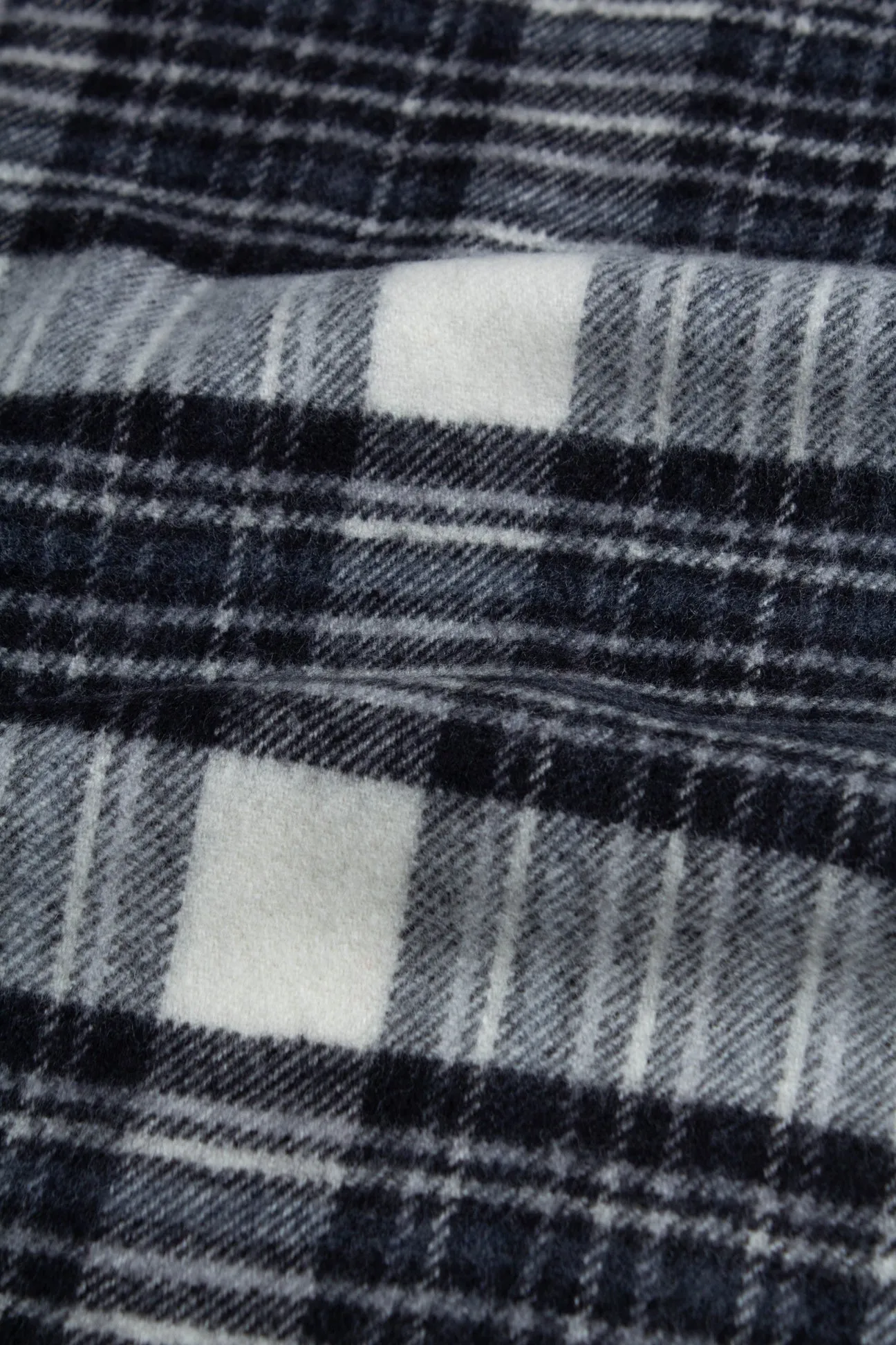 Bowhill Scarf in Black / White Check Lambswool