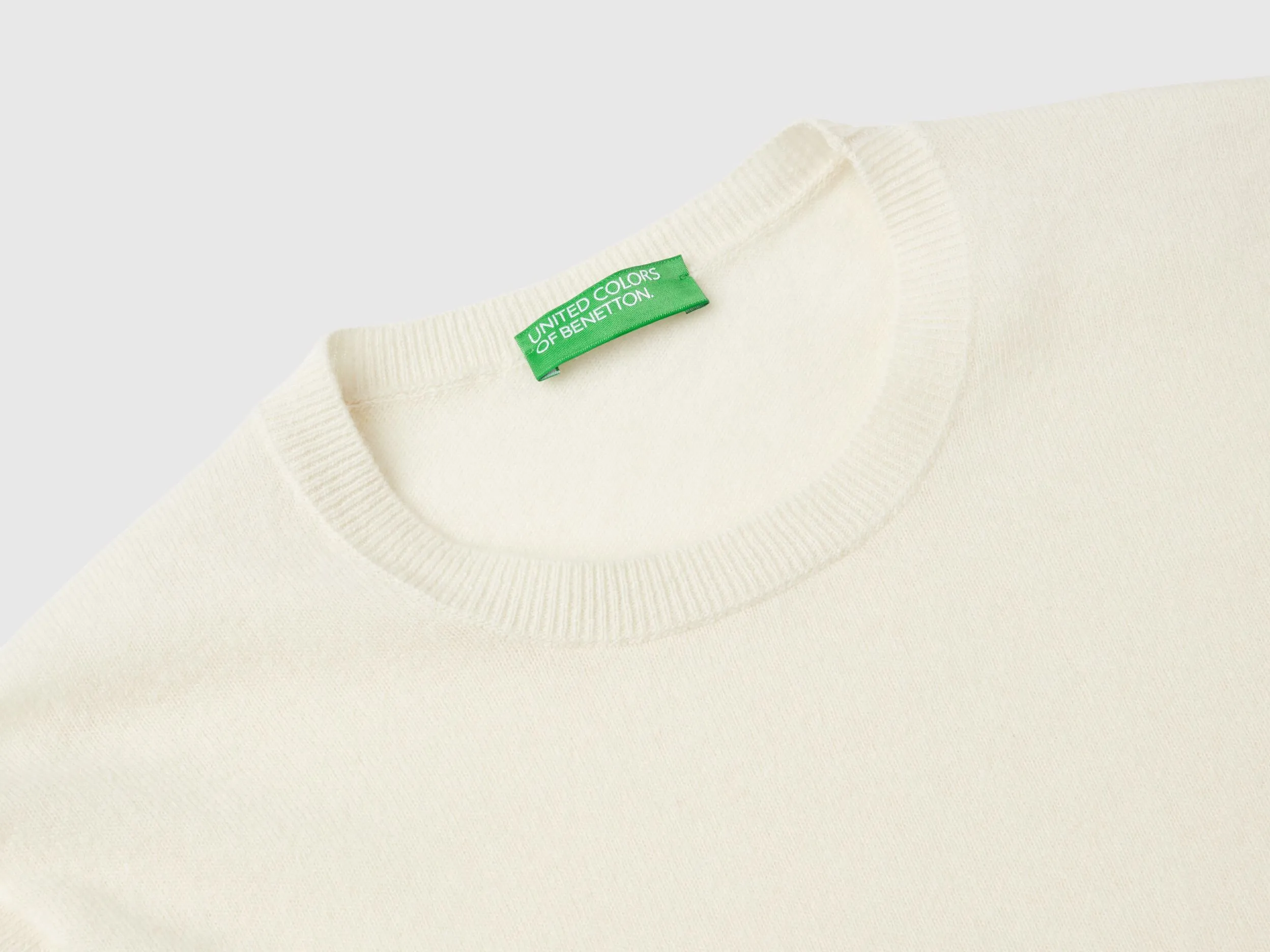 Cream crew neck sweater in Merino wool - Creamy White | Benetton