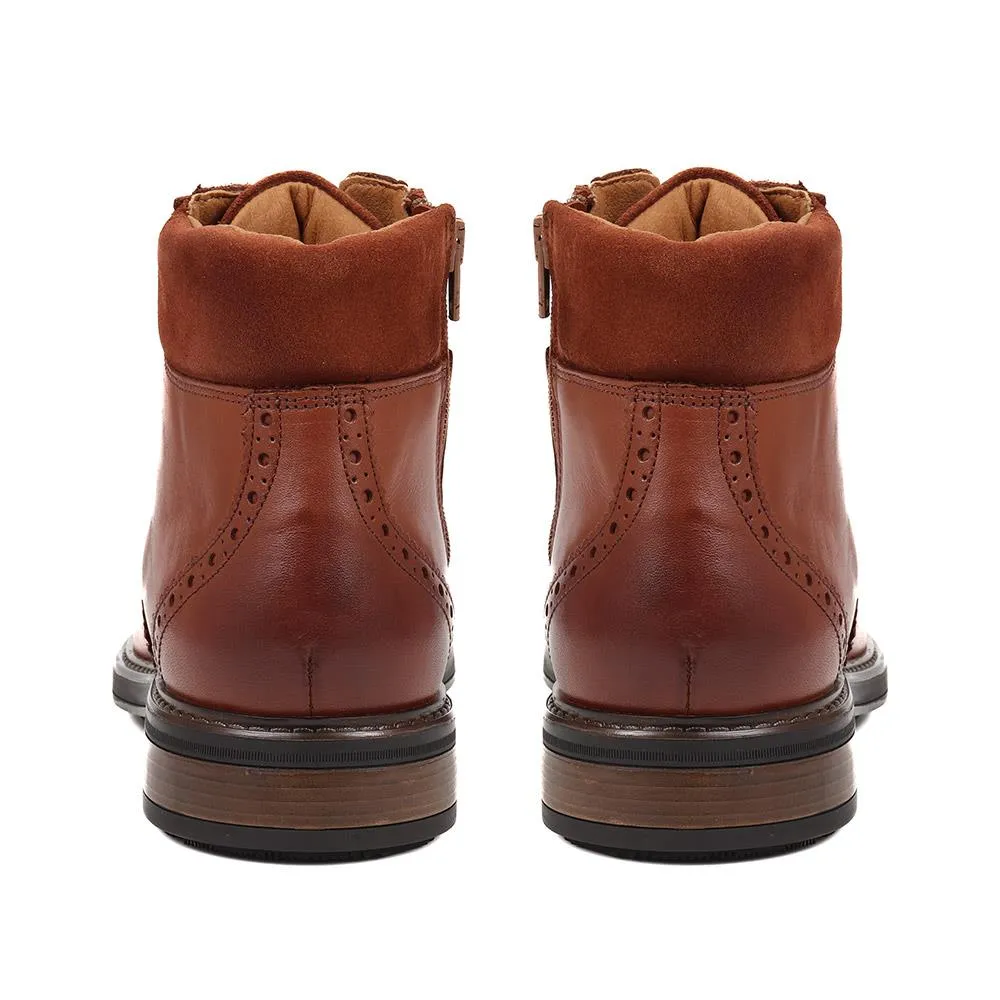 Deon Brogue Detailed Leather Boots - DEON / 324 500