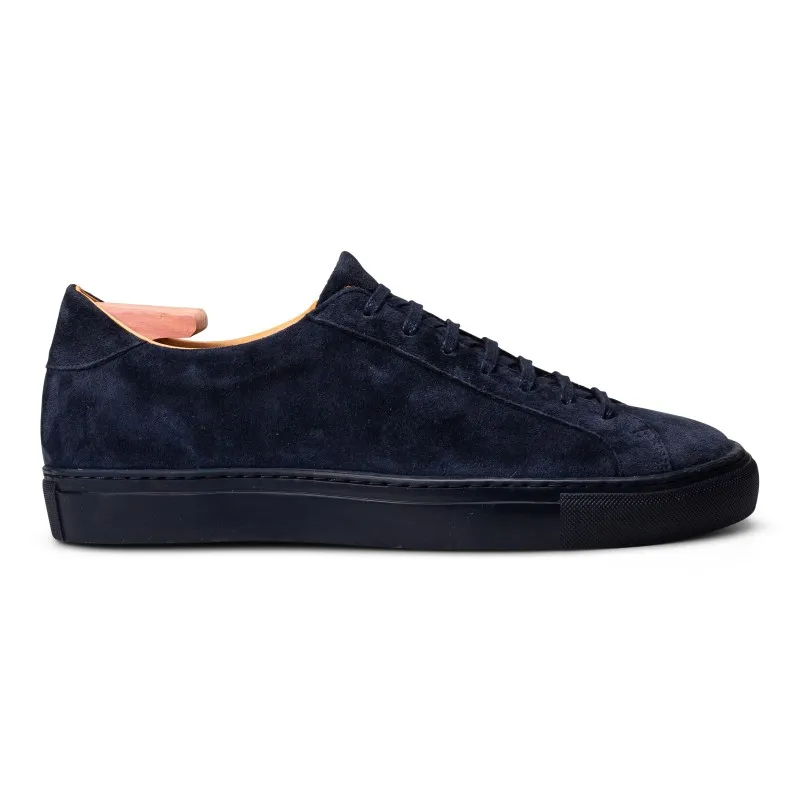 Skolyx Premium sneaker in navy suede with navy sole