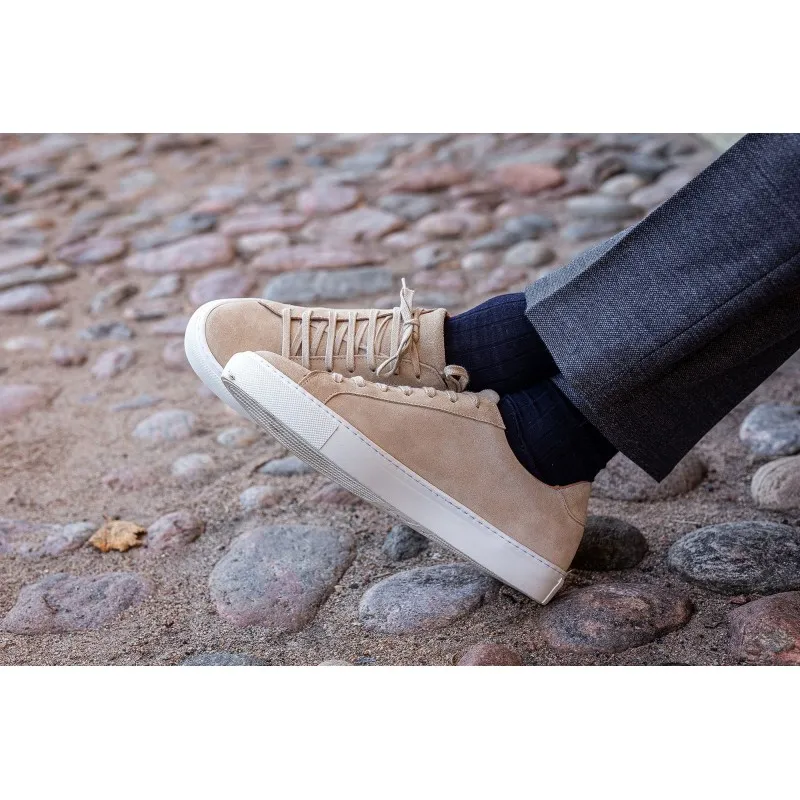 Skolyx Premium sneaker in sand suede