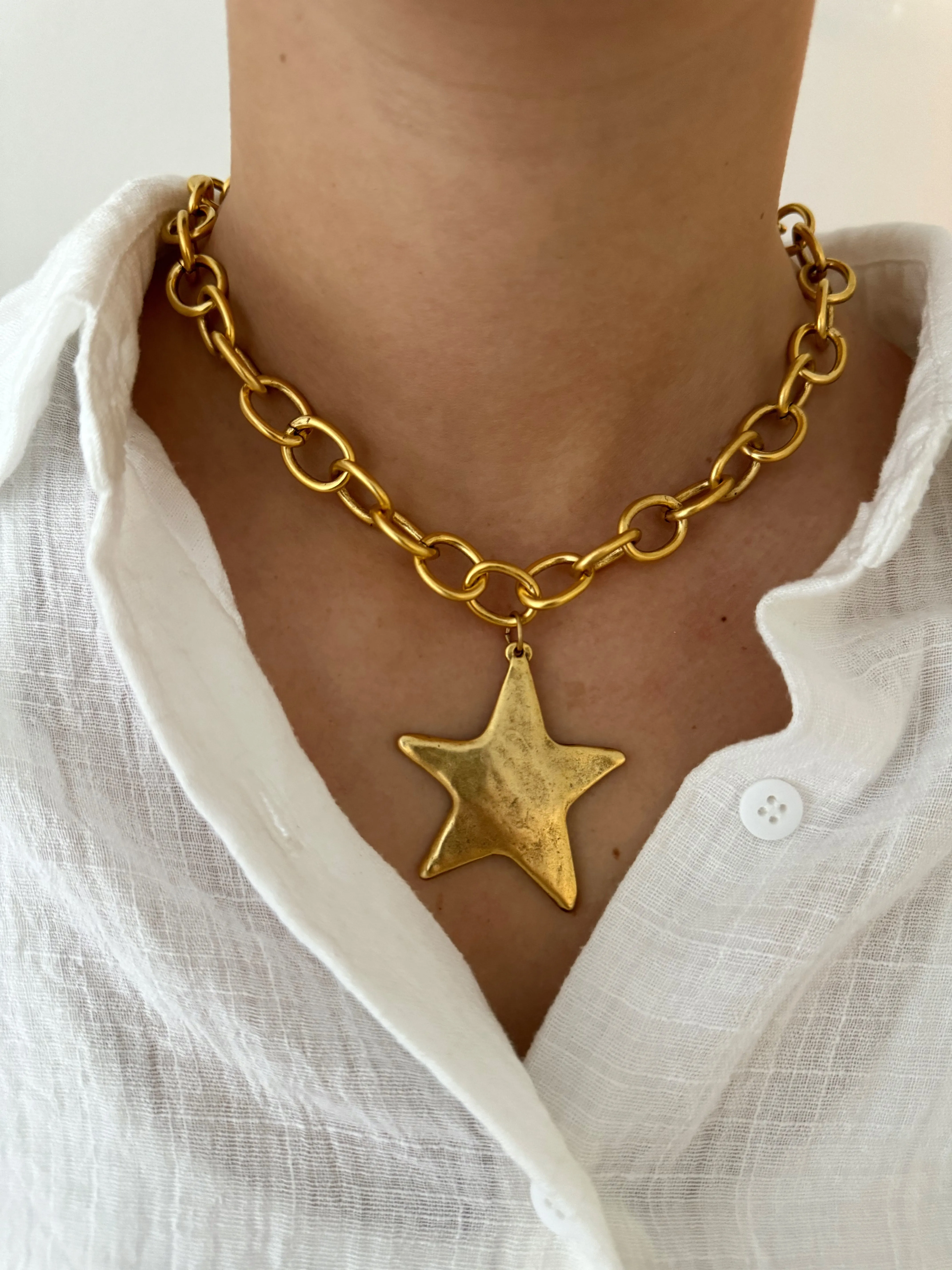 STAR NECKLACE