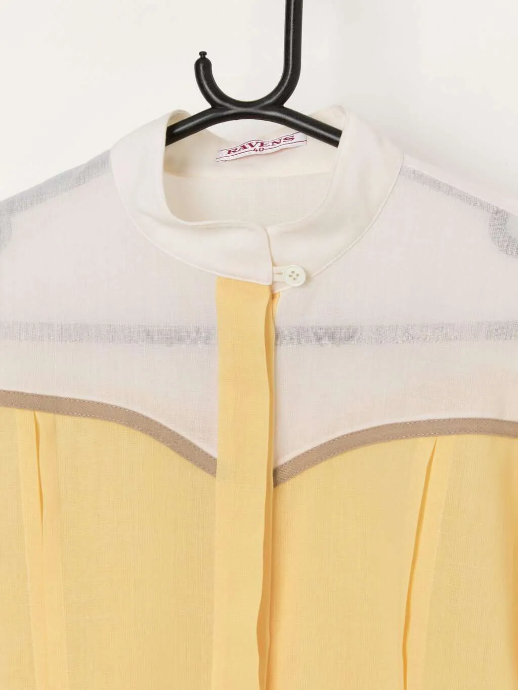 Vintage 70s yellow and white blouse – Medium